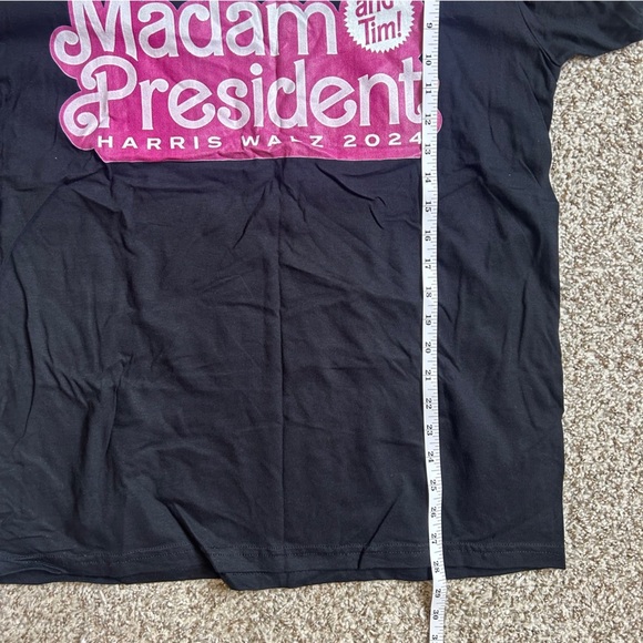 NWOT Gildan Black Pink Short Sleeve T-Shirt Kamala Harris Tim Walz Barbie Large - Picture 6 of 6
